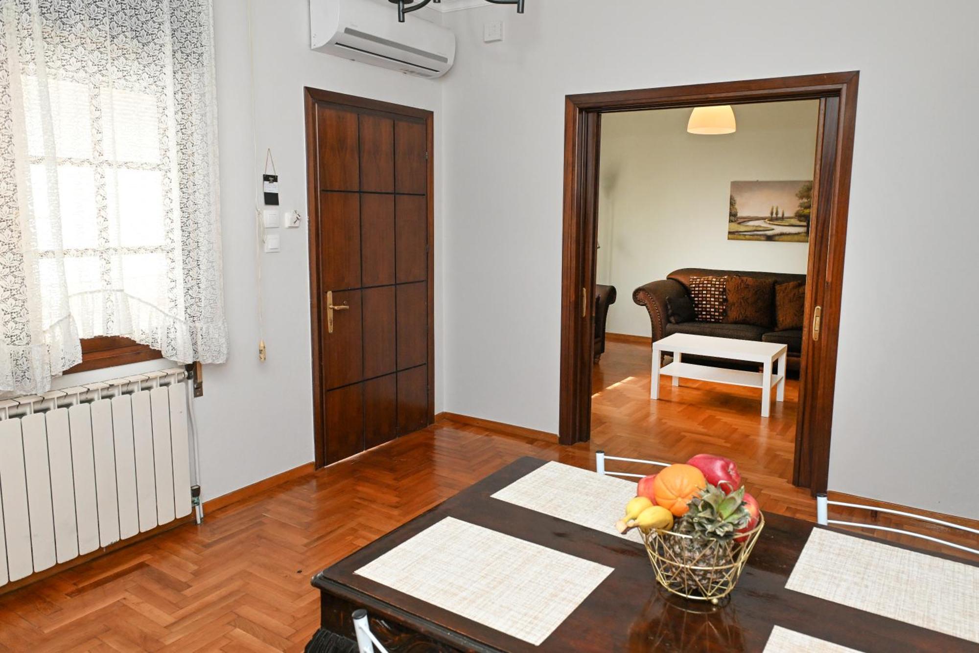 Amazing House With Private Backyard Vakantiehuis