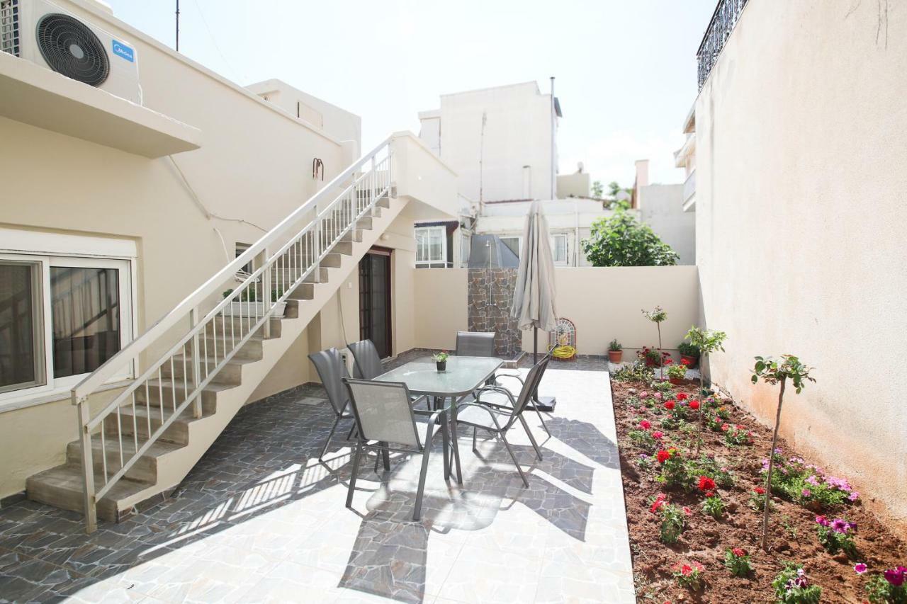 Amazing House With Private Backyard Holiday home *